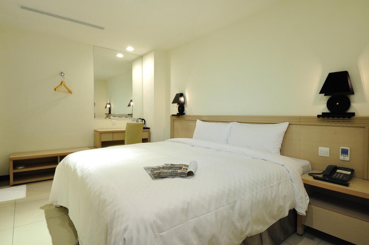 Bravo Hotel Тайчжун Екстер'єр фото