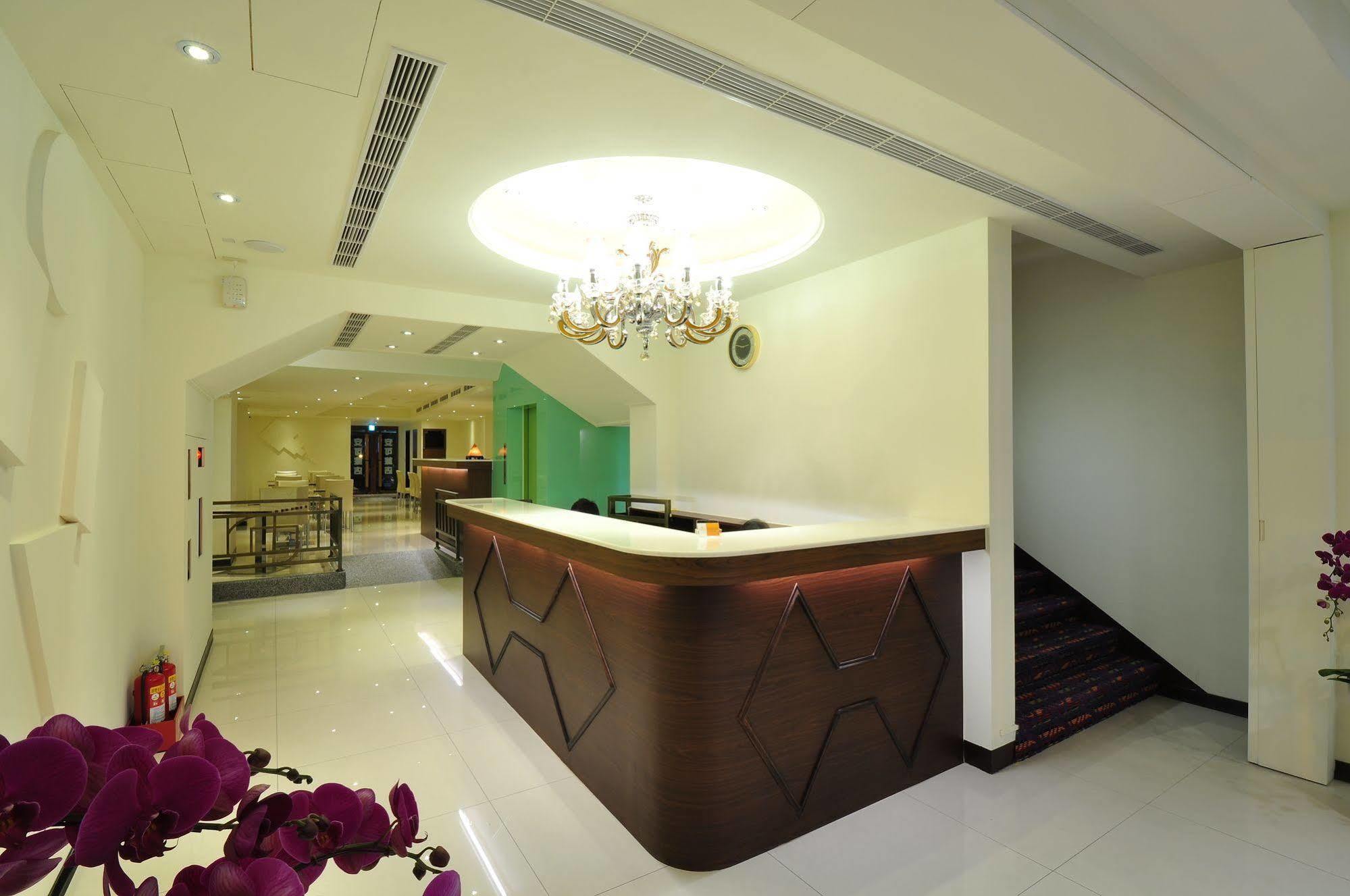 Bravo Hotel Тайчжун Екстер'єр фото