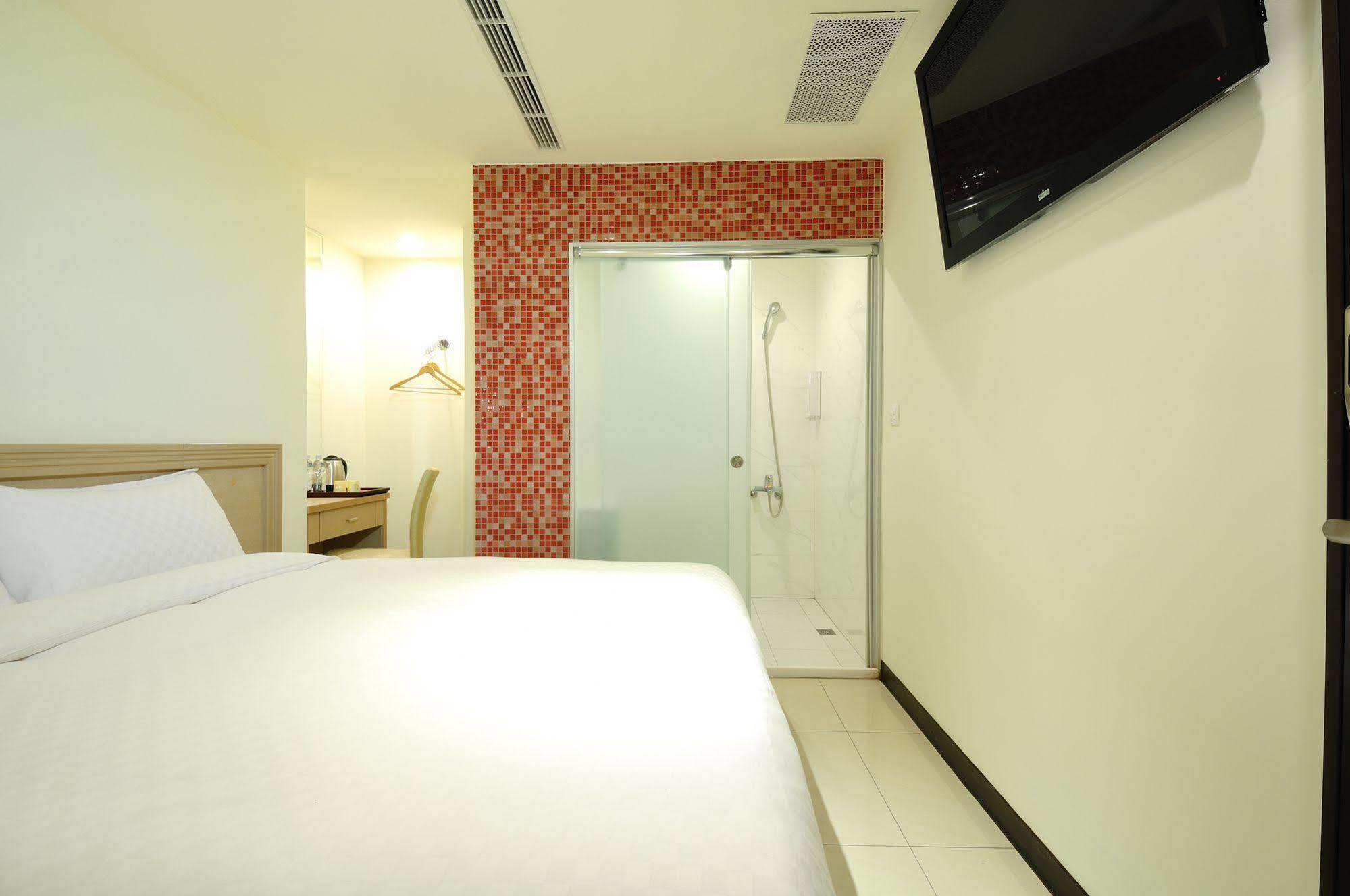 Bravo Hotel Тайчжун Екстер'єр фото